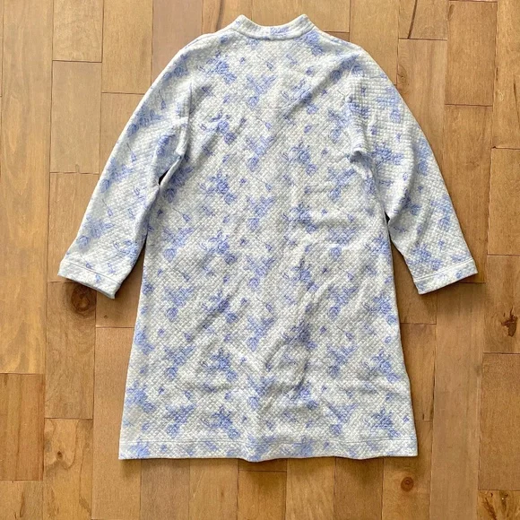 Eileen West Nwt Floral Diamond Quilted Long Sleeve Zip Front Waltz Robe L / XL